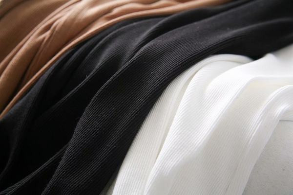 Γυναικείο κορμάκι με μακριά μανίκια και κουμπιά