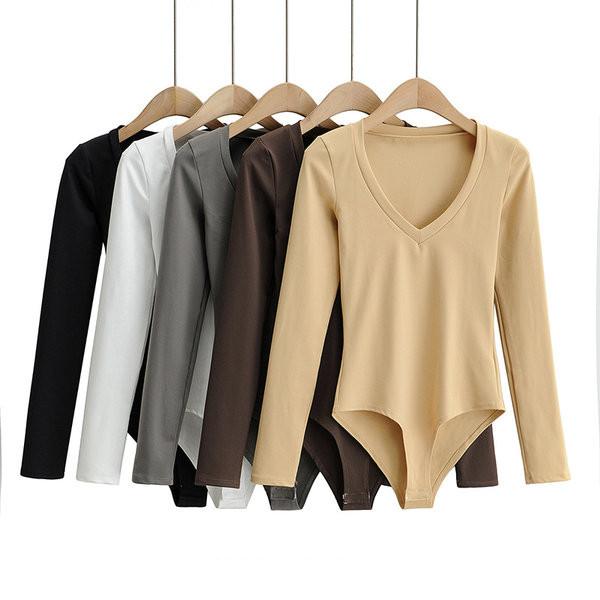 Női body spitz nyakkivágással és hosszú ujjal