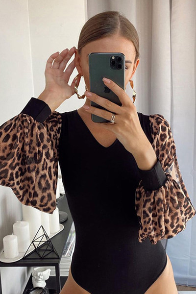 Modern női body széles ujjal, állatmintával