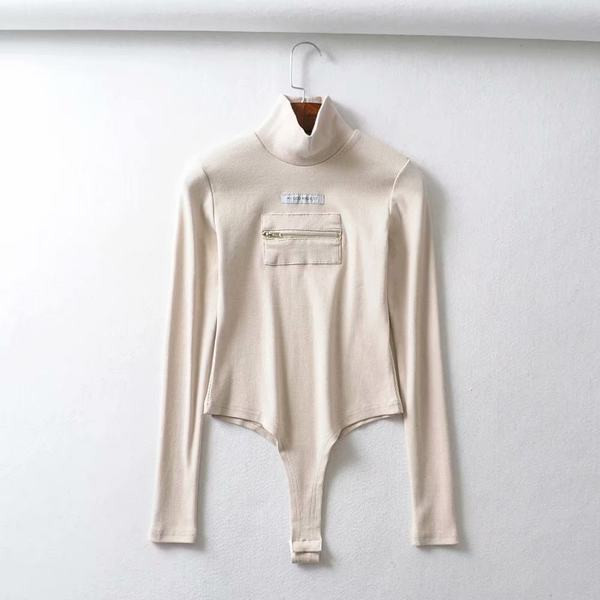 Σύγχρονο γυναικείο κορμάκι με ψηλό γιακά και φερμουάρ