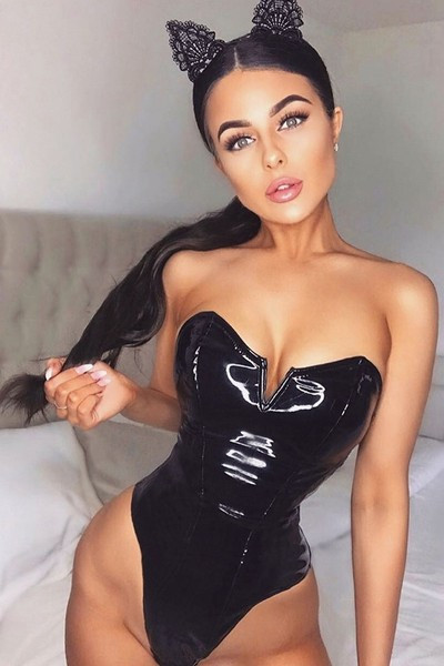 Modern női lakkbőr ujjatlan body