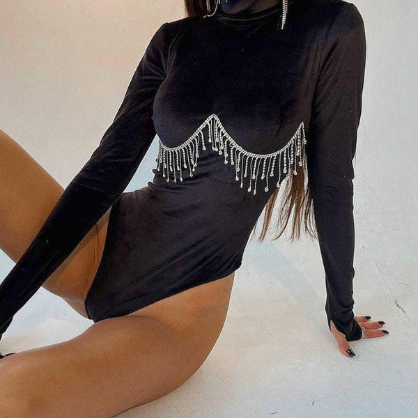 Elegantni ženski bodi od baršuna s metalnim elementima