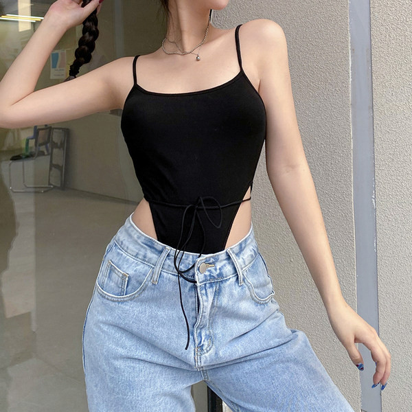 Ženski bodi u crnoj boji sa tankim naramenicama