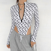 Női test hosszú ujjú, fehér színű cipzárral