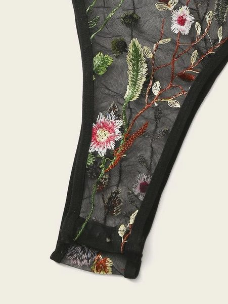 Stílusos női hálós test hímzéssel