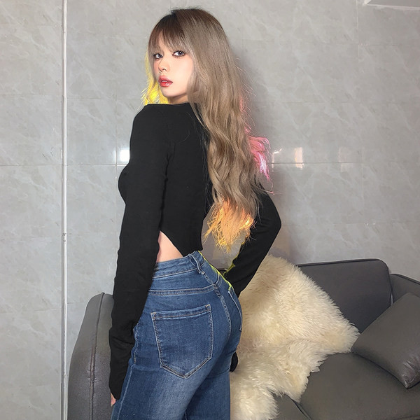 Ženski izrezani bodi u crnoj boji