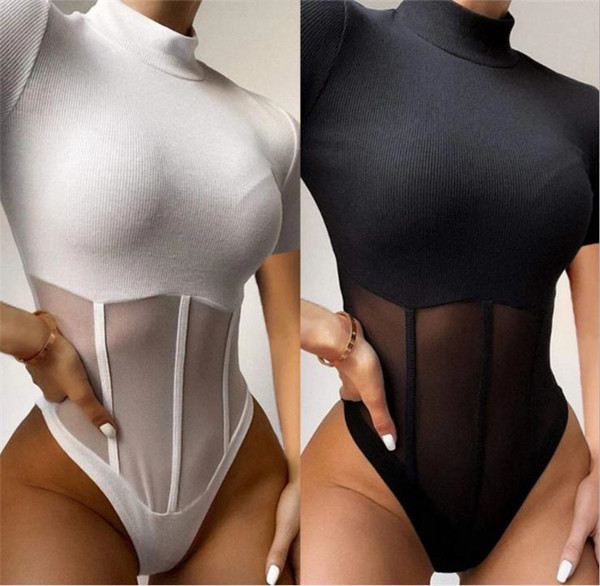 Női test pólódzsekivel és hálós elemmel