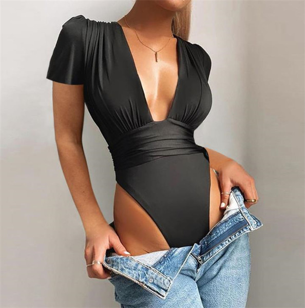 Γυναικείο κορμάκι με βαθιά λαιμόκοψη και κοντό μανίκι