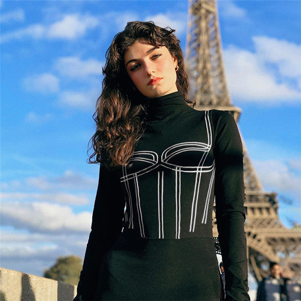 Γυναικείο μοντέρνο κορμάκι με στάμπα και ψηλό γιακά