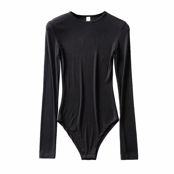 Απλό μοντέλο γυναικείο κορμάκι με στρογγυλή λαιμόκοψη