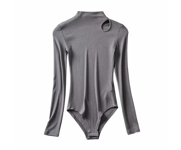 Καθημερινό γυναικείο κορμάκι με κομμένο μέρος