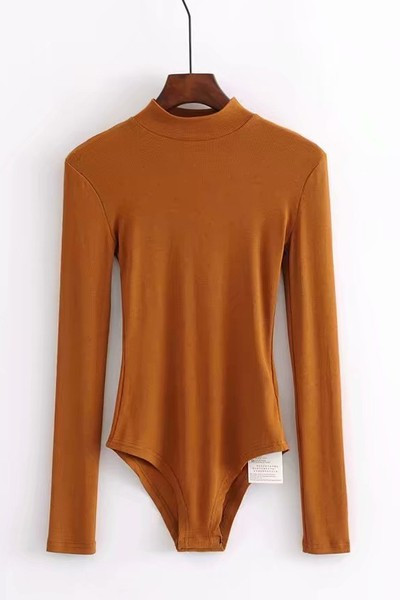 Polo krae ja pikkade varrukatega naiste body