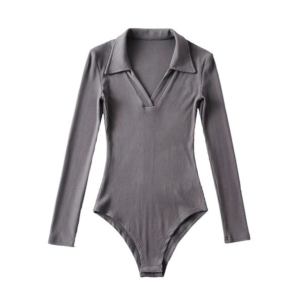 Γυναικείο κορμάκι με κλασικό γιακά και λαιμόκοψη spitz