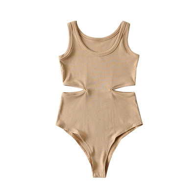 Laiade rihmade ja väljalõikega naiste keha