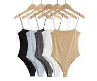 Peenikeste rihmadega naiste keha – igapäevamudel