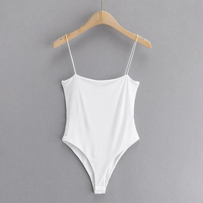 Peenikeste rihmadega naiste keha – igapäevamudel