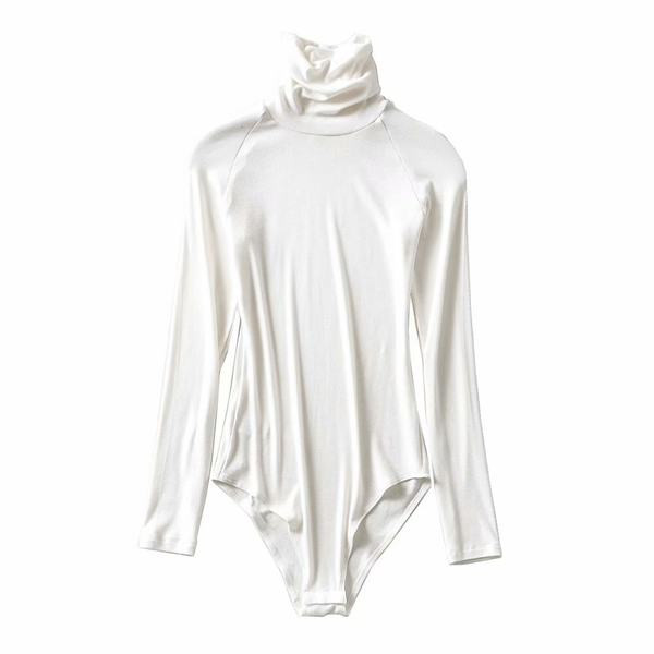 Naiste ühevärviline polokrae ja pikkade varrukatega body