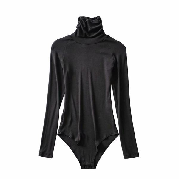 Naiste ühevärviline polokrae ja pikkade varrukatega body