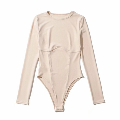 Naiste vabaaja keha ovaalse dekoltee ja pikkade varrukatega