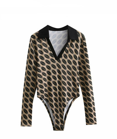 Γυναικείο κλασικό γιακά και λαιμόκοψη spitz