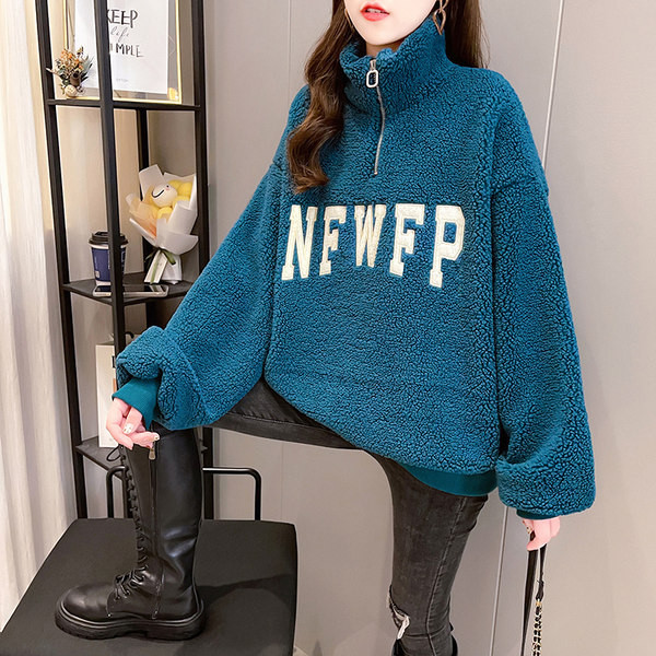 Γυναικείο πουπουλένιο φούτερ με κέντημα και ψηλό γιακά