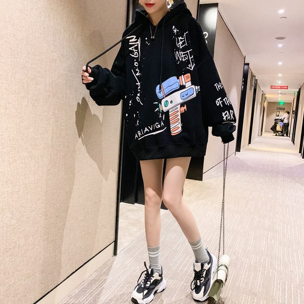 Φαρδύ γυναικείο φούτερ με κουκούλα και απλικέ