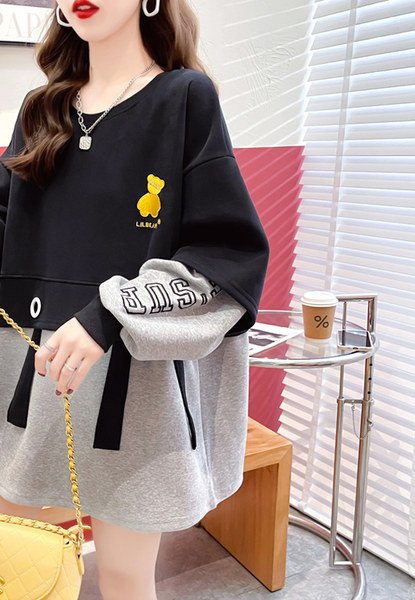 Καθημερινό γυναικείο φούτερ με οβάλ λαιμόκοψη  σε δύο χρώματα