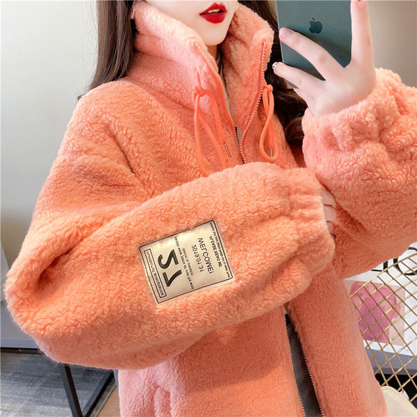 Γυναικείο πουπουλένιο φούτερ με φερμουάρ και έμβλημα στο μανίκι