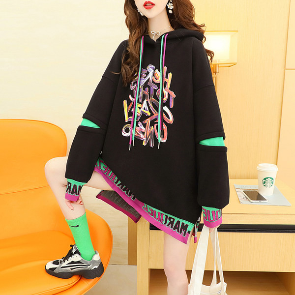 Naiste pikk lai kapuutsiga dressipluus musta värvi