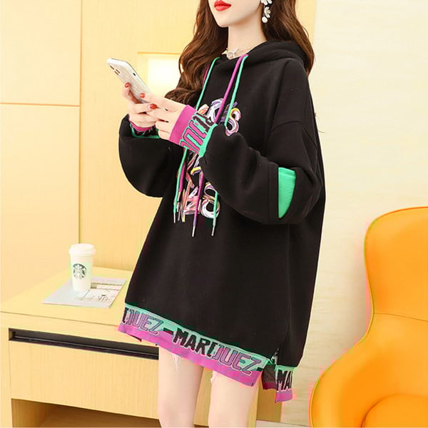 Naiste pikk lai kapuutsiga dressipluus musta värvi