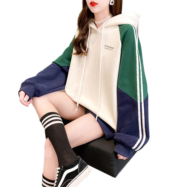 Laia mudeliga naiste dressipluus ääriste ja kapuutsiga