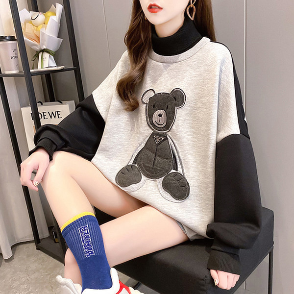 Γυναικεία φαρδιά μπλούζα με αρκουδάκι και ψηλό γιακά