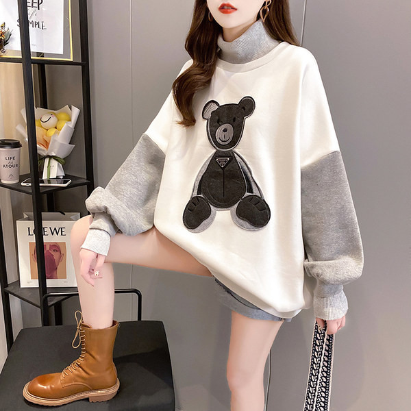 Γυναικεία φαρδιά μπλούζα με αρκουδάκι και ψηλό γιακά