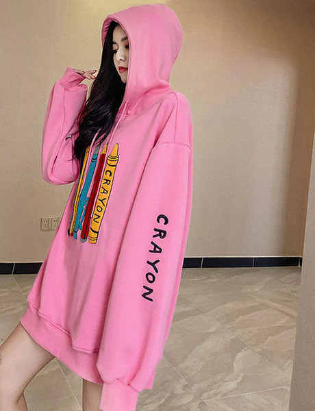 Női napi pulóver kapucnival és rátéttel