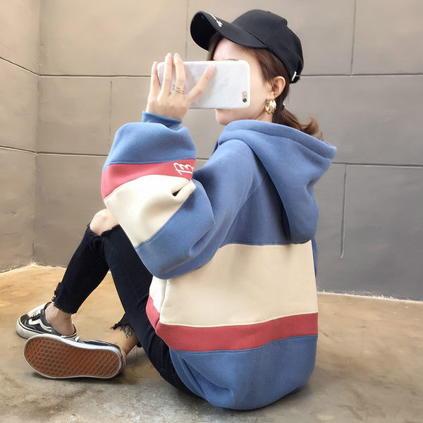 Φαρδύ μοντέλο γυναικείο φούτερ με κουκούλα και κορδόνια