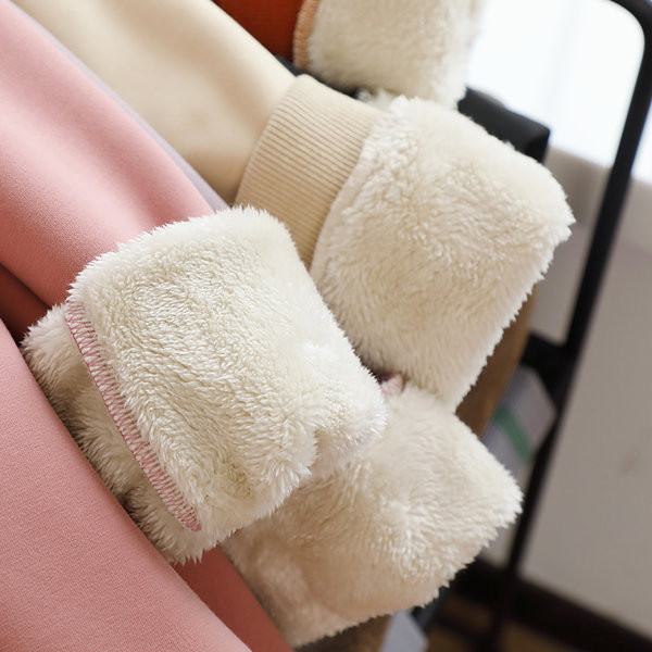 Naiste polsterdatud ümara kaelusega pluus