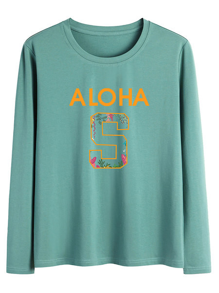 Alkalmi női blúz mintával és ovális nyakkivágással