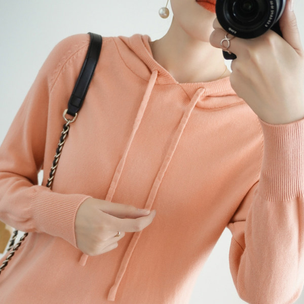 Női kötött pulóver kapucnival - több színben