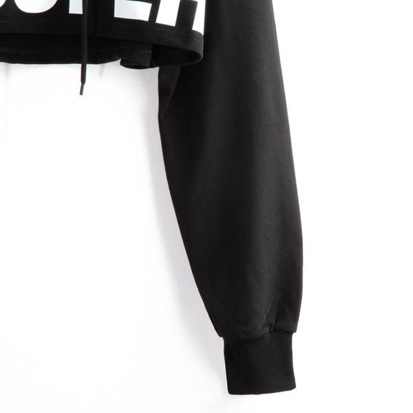 Naiste sportlik aplikatsiooniga dressipluus - musta värvi