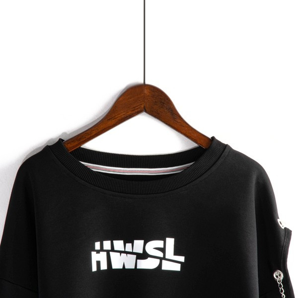 Moodne musta värvi ümara kaelusega naiste pluus