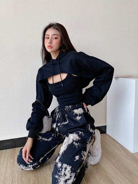 Lühike naiste kevadine kapuutsiga dressipluus