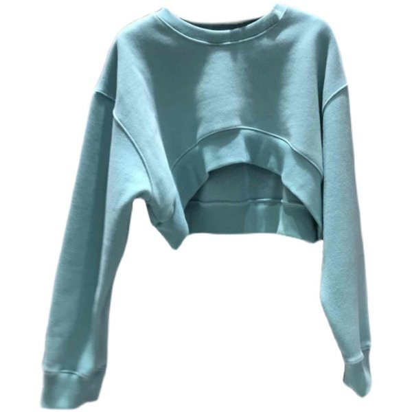 Lühike naiste pluus ovaalse kaelusega