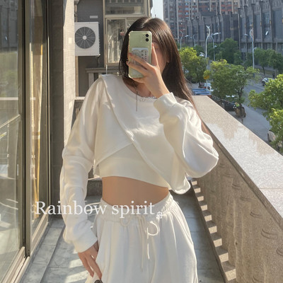 Modern női blúz ovális nyakkivágással - több színben