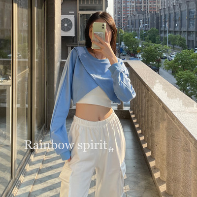 Modern női blúz ovális nyakkivágással - több színben