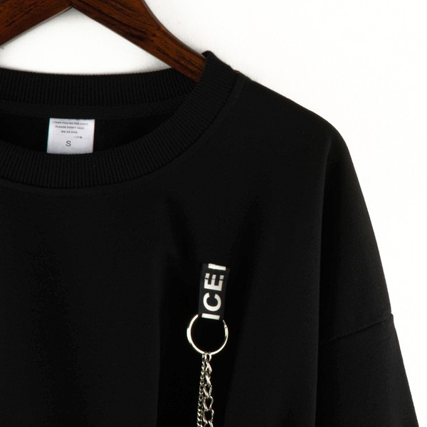 Νέο μοντέλο γυναικεία κοντή αθλητική μπλούζα με στρογγυλή λαιμόκοψη σε μαύρο χρώμα