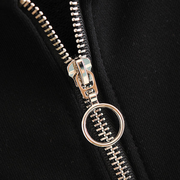 Női pulóver kapucnival és cipzárral