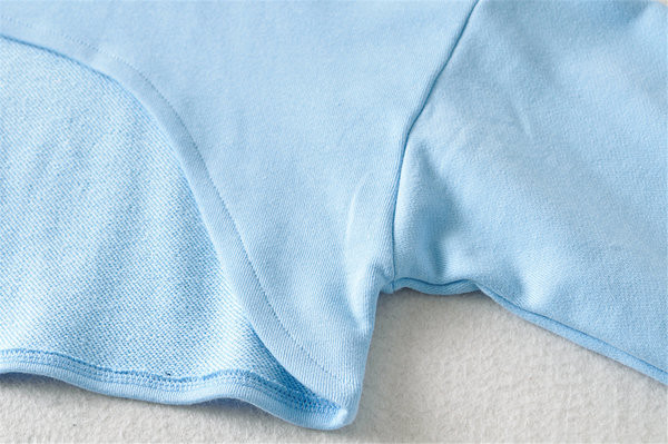 Κοντό μοντέλο γυναικείο φούτερ με στρογγυλή λαιμόκοψη