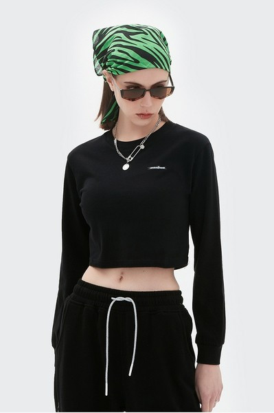 Κοντό μοντέλο γυναικείο φούτερ με στρογγυλή λαιμόκοψη