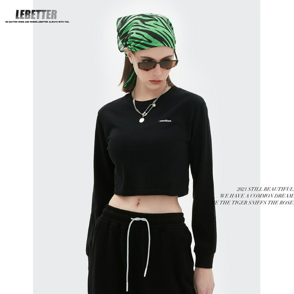 Κοντό μοντέλο γυναικείο φούτερ με στρογγυλή λαιμόκοψη