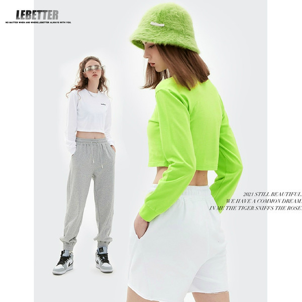 Κοντό μοντέλο γυναικείο φούτερ με στρογγυλή λαιμόκοψη